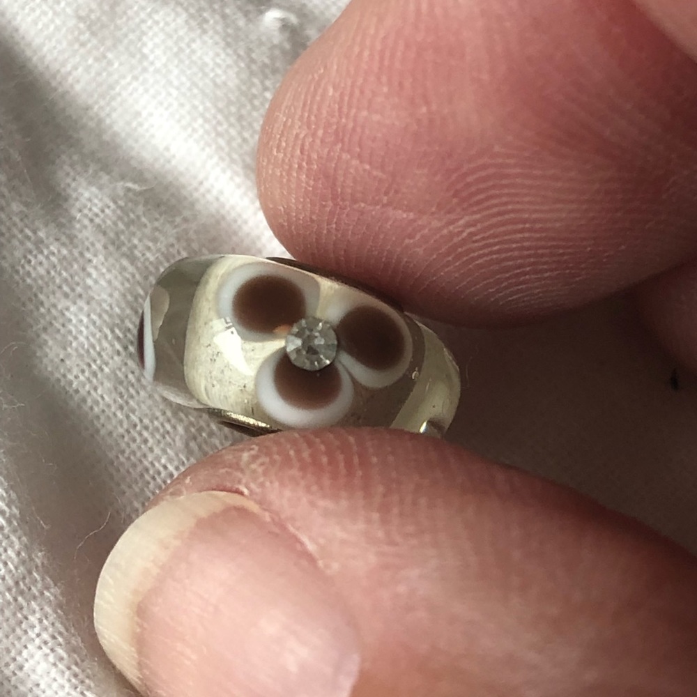 Glass bead for Trollbeads or Elfbeads bracelets.
